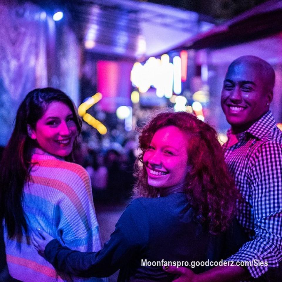 Hi, there. We are at party club! Call to join us !